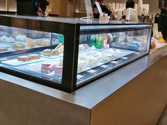 面包甜点陈列柜-Seesaw Coffee(苏州中心店)