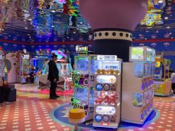 -Qmiss家庭娱乐中心(恒隆广场店)