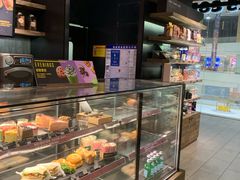 面包甜点陈列柜-星巴克(镇江苏宁广场6F店)
