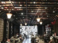 -钟书阁(松江泰晤士小镇店)