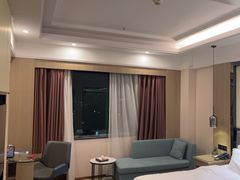 -华海酒店(茂名高铁站店)