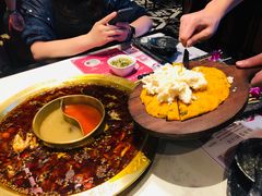 《红与白》牛油的故事-哥老官重庆美蛙鱼头(宝山龙湖店)