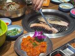 -明洞阿姨·韩式酱蟹烤肉·创意料理(三元桥店)