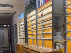 -优医视平价眼镜蔡司依视路折扣工厂店(十里堡店)