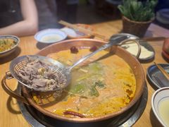 -洱火云南酸菜牛肉火锅(石景山当代商城店)