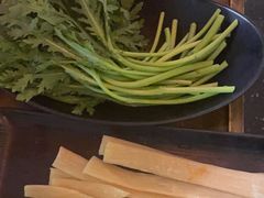 -吼堂老火锅(湖滨银泰in77店)