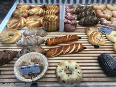 -焙丽拾光(麦凯乐直营店)
