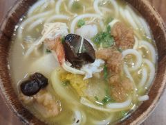 鸡汤米线-良米山·云南野生菌过桥米线(上海首店)