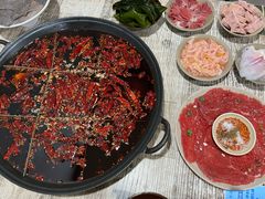-渝嘴小老弟老火锅(华新村店)