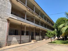 -吐斯廉屠杀博物馆