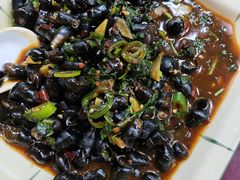 炒山坑螺-雄仔农家菜馆·特色葱油鸡(六祖店)
