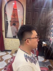 -东方先生国潮男士理发馆