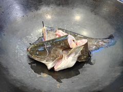 -边江铁锅炖鱼(振八街店)