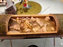 -刘姐啤酒鱼民族演艺餐厅(西街总店)