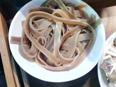 -野山舂·贵州现舂酸汤火锅(鸿通城店)