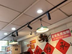 -柳州肥姨妈大骨螺蛳粉(东靖路店)