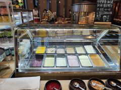 -松山湖凯悦酒店·Café自助餐厅·周末火舞秀表演