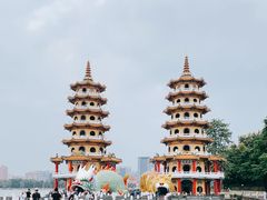 -龙虎塔