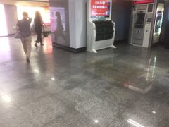 -陆家浜路(地铁站)