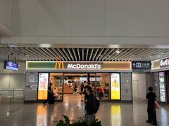 -麦当劳(上海虹桥站30B检票口楼上)