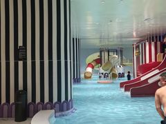 -涨巢·潮玩水疗局