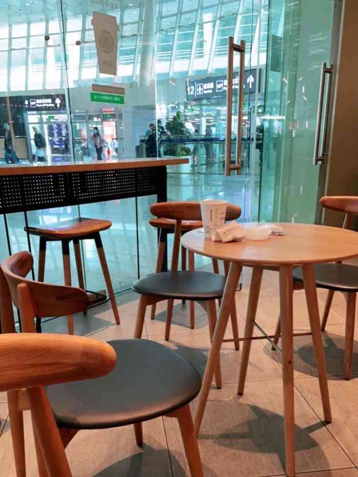 星巴克(深圳机场t3 gtc店)-"emmmmmmm为了早下班服务态度极差懒.