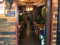 门面-万记麻辣烫国展总店