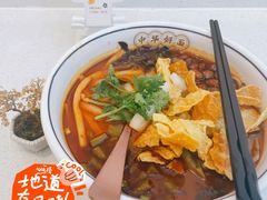-弘束束柳州深巷螺蛳粉(珠江路店)