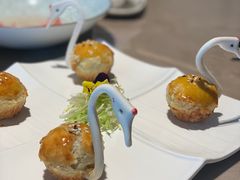 天鹅流沙奶黄酥-御公馆中餐厅·点心·顺德菜·佛山东平保利洲际酒店