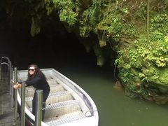 -怀托摩萤火虫洞