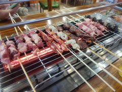 -哈尔滨小酒馆·鲜肉现穿自助烧烤(康新花园店)
