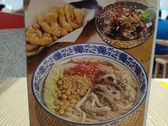 -甘掌门·化州驰名牛杂粉(越秀店)