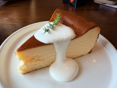 -Chom Cafe and Restaurant