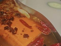 -东巴婆婆云南鱼豆花火锅(大东门店)