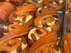 -VERIE BAKEHOUSE