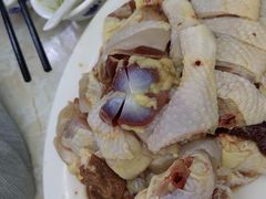 -广味炭炉鸡煲(宝业路分店)