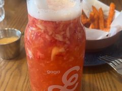 凤梨碰草莓-gaga(深圳南山益田假日广场店)