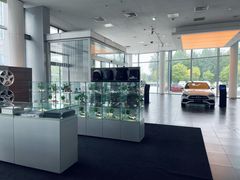 -奔驰北京极光星徽(四元桥店)