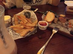 -Hooley's活利仕西餐厅(珠江新城店)
