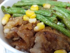 韩式五花肉盖饭-Pelicana百利家炸鸡(江南西名店城店)