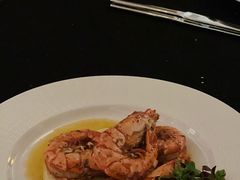 蒜香黄油煎野生黑虎虾-圣丰索菲特·法国餐厅