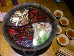 -白乐天毛肚火锅馆(解放碑店)