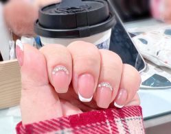 -花颜悦色款式美甲美睫