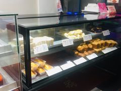 面包甜点陈列柜-上海哈尔滨食品厂(淮海中路店)