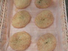 芝麻葱油软饼-宝德国际酒店-马蹄莲自助餐厅