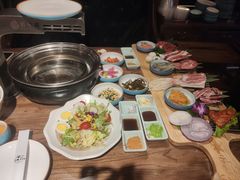 -明洞阿姨·韩式酱蟹烤肉·创意料理(三元桥店)