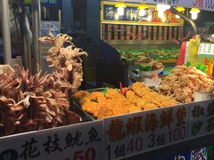 -六合夜市