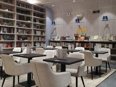 -钟书阁(群光广场店)