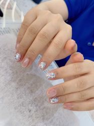 -进巍美甲