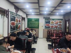 -湖南人家湘菜馆(镇江路店)